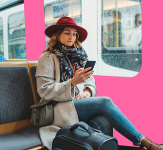 ÖV: Zwhatt liegt direkt am Bahnhof Regensdorf-Watt und ist damit perfekt an das öffentliche Verkehrsnetz angebunden. Zum Mobilitätskonzept gehört, dass alle Mieter:Innen einen Beitrag an ein ZVV-Abo erhalten